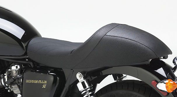 Bonneville T100 2001-20 Classic Gunfighter Saddle - Image 2