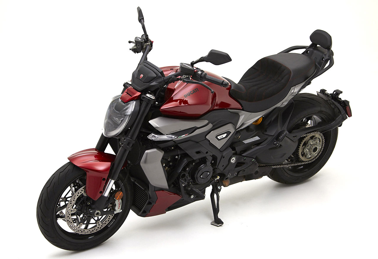 XDiavel V4 2025-26 Dual Saddle