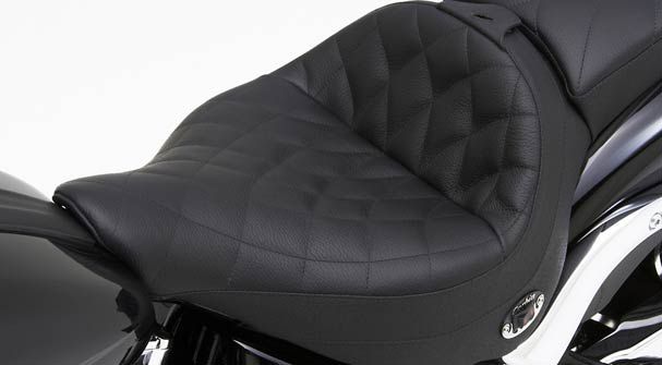 2013-17 Softail Breakout & CVO Breakout Solo & Pillion Saddle - Image 4